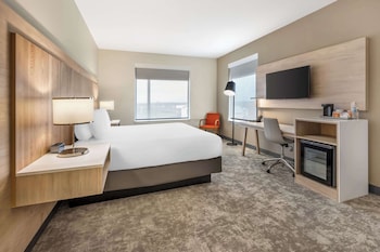 Room, 1 King Bed, Accessible, Non Smoking | Desk, laptop workspace, blackout drapes, iron/ironing board