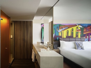 Suite, 1 King Bed, Terrace