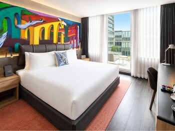 Cobertura, 1 cama King (Roma) | Roupas de cama premium, edredons de pluma, frigobar, cofres nos quartos