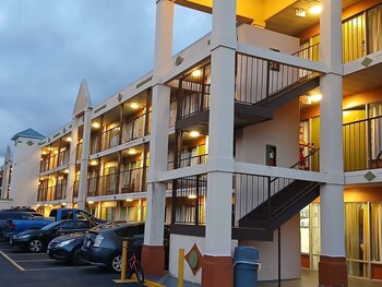 Skrivebord, strykejern/-brett, wi-fi (inkludert) og sengetøy