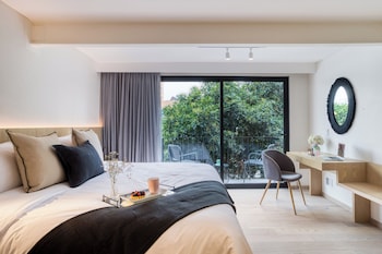 Apartment with Intimate Patio | Terrace/patio