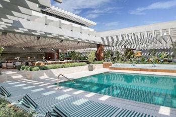 Outdoor pool, sun loungers