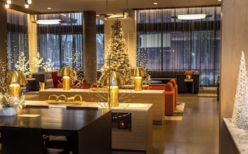 Zimmer, 1 Queen-Bett | Allergikerbettwaren, Daunenbettdecken, Pillowtop-Betten, Zimmersafe