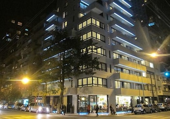 Fassade der Unterkunft – Abend/Nacht