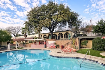 室外游泳池,日光浴躺椅