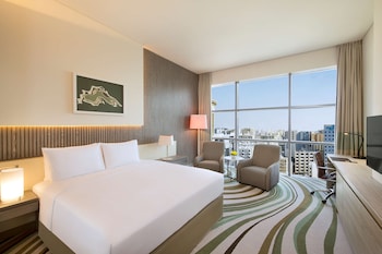 Private beach nearby, free beach shuttle, beach bar