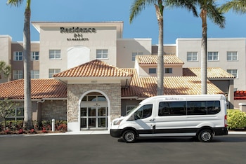 Sudah termasuk sarapan prasmanan setiap hari