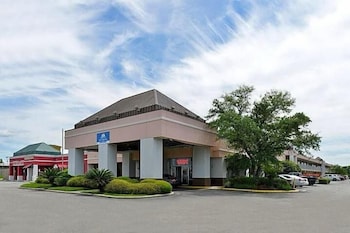 Double Room (Queen) | Iron/ironing board, free WiFi