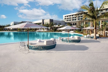 Outdoor pool, pool cabanas (surcharge), pool umbrellas