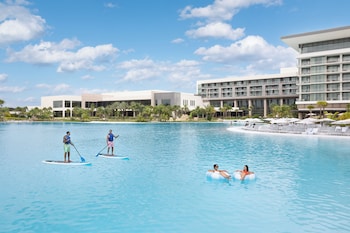 Piscine extérieure, tentes de plage, parasols de plage