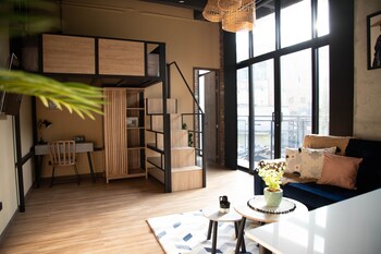 Basic Studio Suite, City View | Terrace/patio