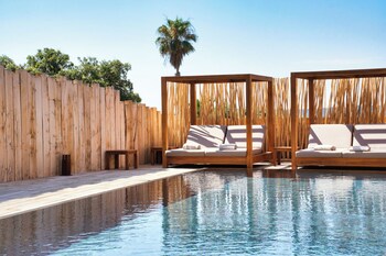 Outdoor pool, pool umbrellas