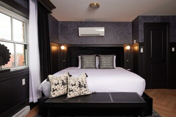 Suite Deluxe, 1 cama King size y sofá cama, vista a la ciudad | Cocina privada | Cafetera y tetera, tostadora y toallas de papel 