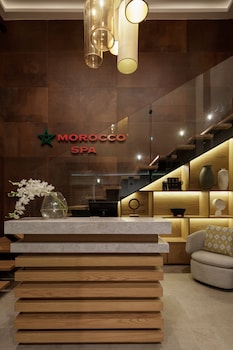 Sauna, hot tub, deep-tissue massages, Swedish massages, sports massages