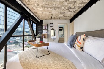Urban Two-Bedroom Apartment | 1 bedroom, premium bedding, in-room safe, individually decorated
