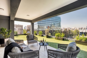 Urban Two-Bedroom Apartment | 1 bedroom, premium bedding, in-room safe, individually decorated