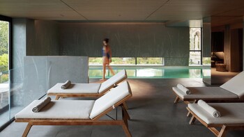 Breakfast, lunch and dinner served