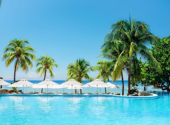2 outdoor pools, pool umbrellas, sun loungers