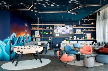 Lobby lounge