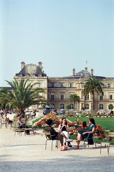 Façade de lâhĂ©bergement â soirĂ©e/nuit