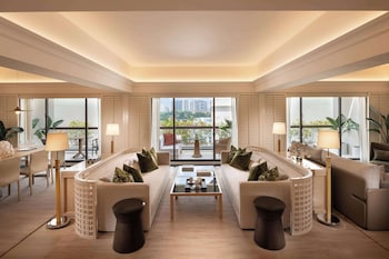 Piscine extérieure, accès possible de 6 h à 22 h, cabanas gratuites