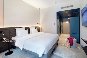 Lunch and dinner served, Scandinavian cuisine