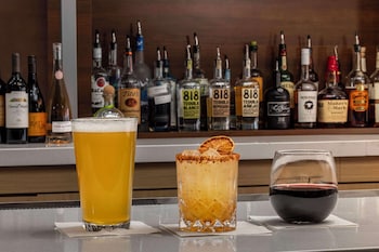 Literie de qualité, bureau, espace de travail pour ordinateurs portables