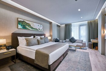Kolam renang indoor