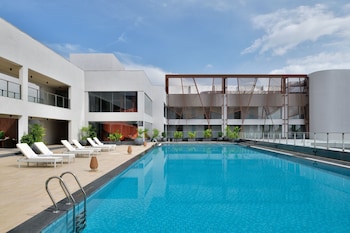 3 restaurants, spécialités Cuisine internationale