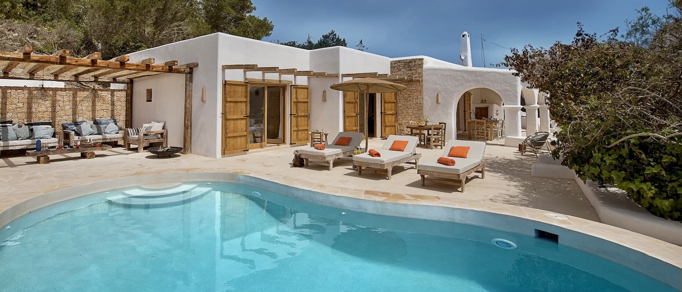 Explore discounted holiday home stays.