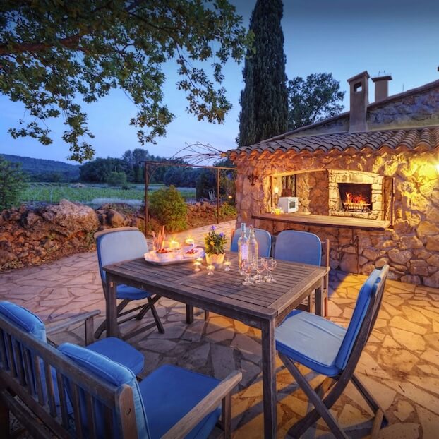 Découvrez des locations de vacances pour votre séjour printanier dans le Var.