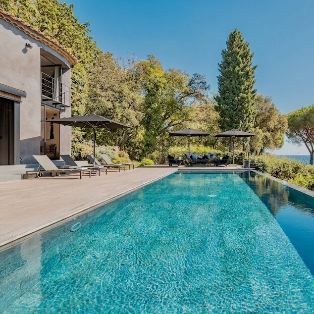 Réservez cette location de vacances à La Croix-Valmer, dans le Var.