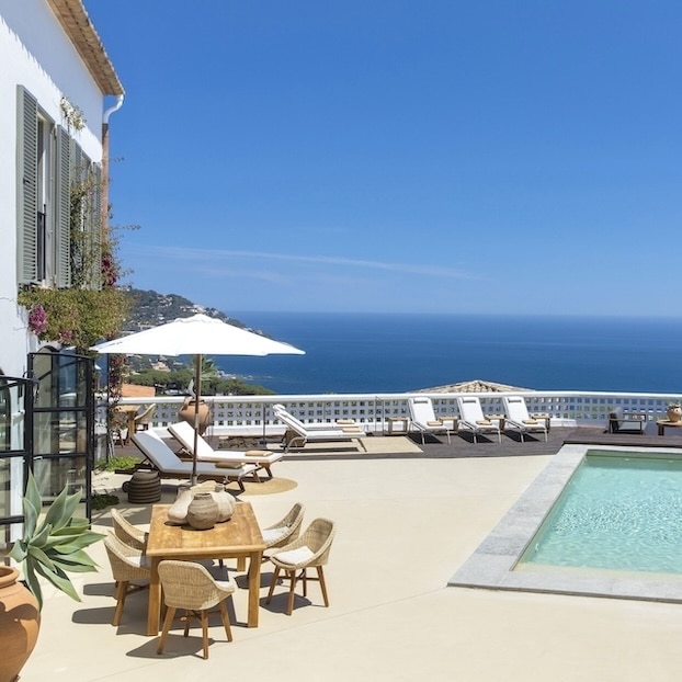 Réservez une location de vacances avec une vue exceptionnelle à Gérone, en Espagne.