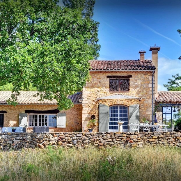 Recherchez des locations de vacances adaptées à toute la famille.