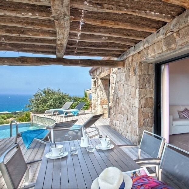 Recherchez des locations de vacances près de la mer.