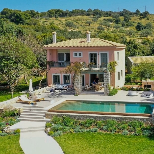 Recherchez des locations de vacances dans le Péloponnèse, en Grèce