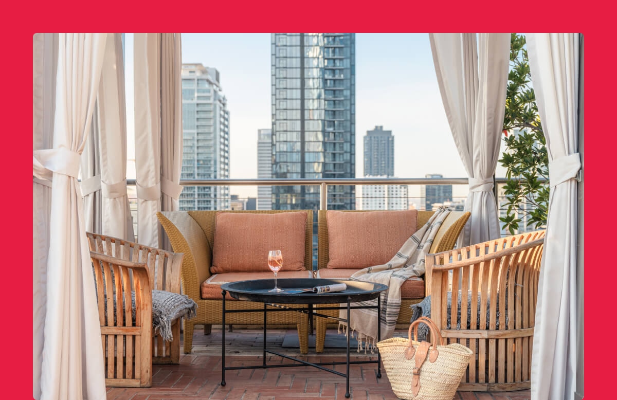 Book your last-minute city break with a discount today. 