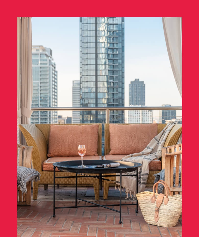 Book your last-minute city break with a discount today. 