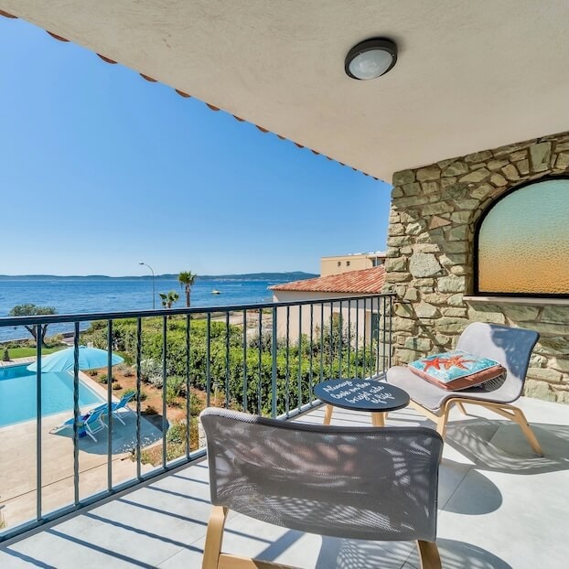 Réservez une location de vacances au bord de l’eau dans le Var