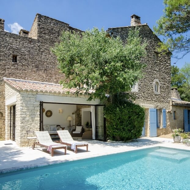 Trouvez une location de vacances avec piscine.