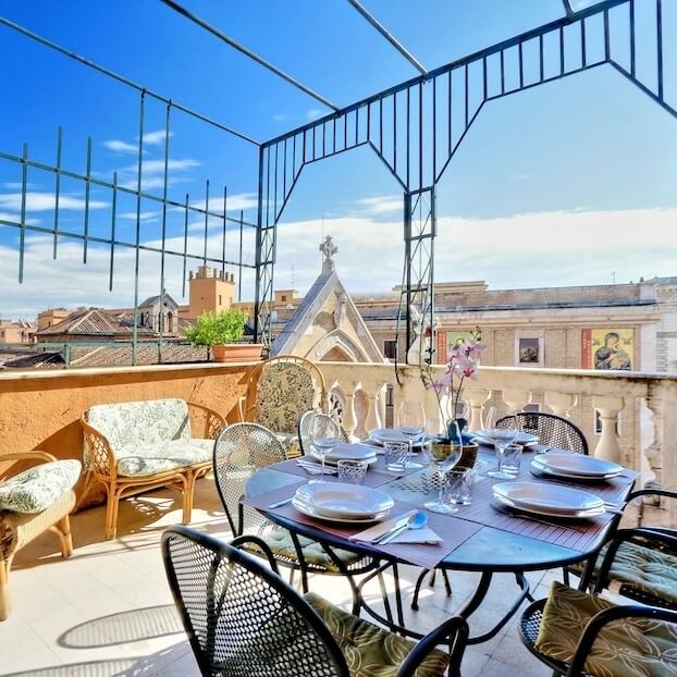 Profitez des derniers rayons du soleil à Rome, en Italie.