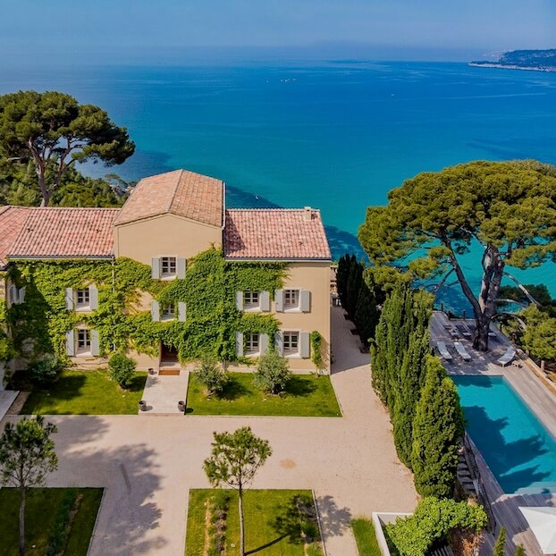 Réservez un séjour balnéaire à Cassis, dans les Bouches-du-Rhône.