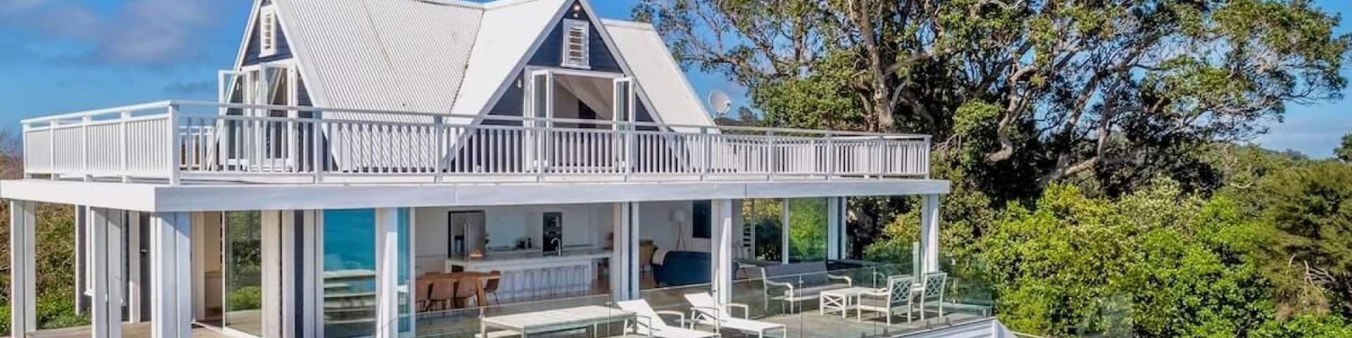 Irresistible pool homes