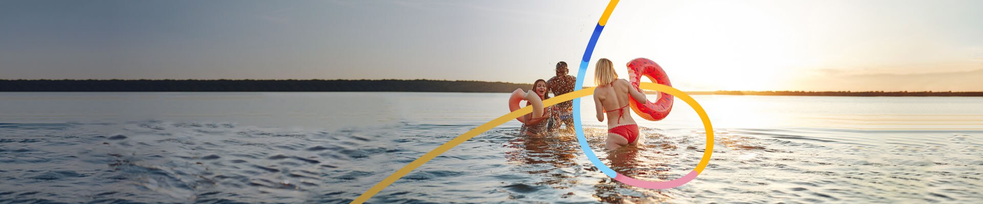 eine Familie, die im Wasser spielt