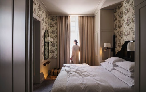 Save 25% or more on spring holidays