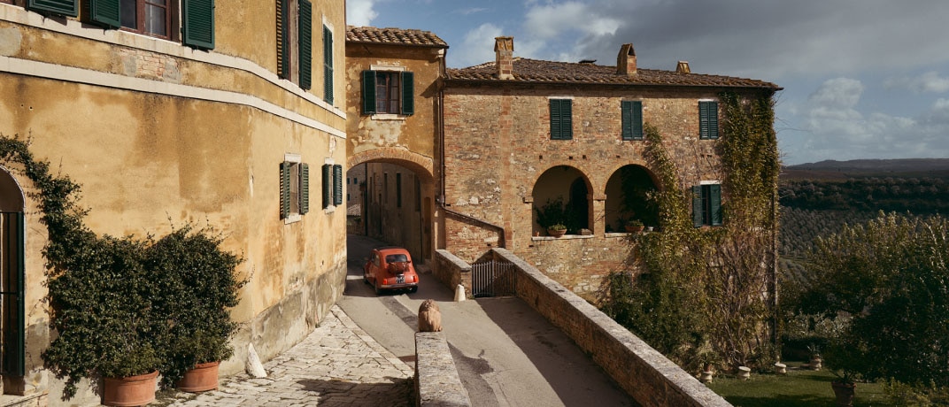 Book flights, hotels, cars, cruises, and more with Expedia.