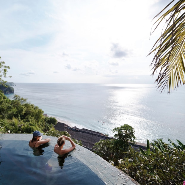 It's easy for One Key members to save on 4- and 5-star hotels with Member Prices. 