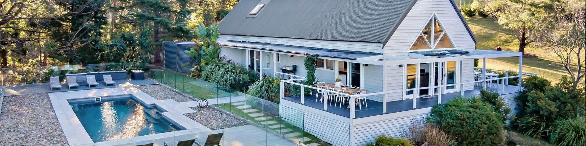 Irresistible pool baches