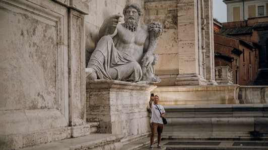 Online Tours from Home: The Fall of Rome