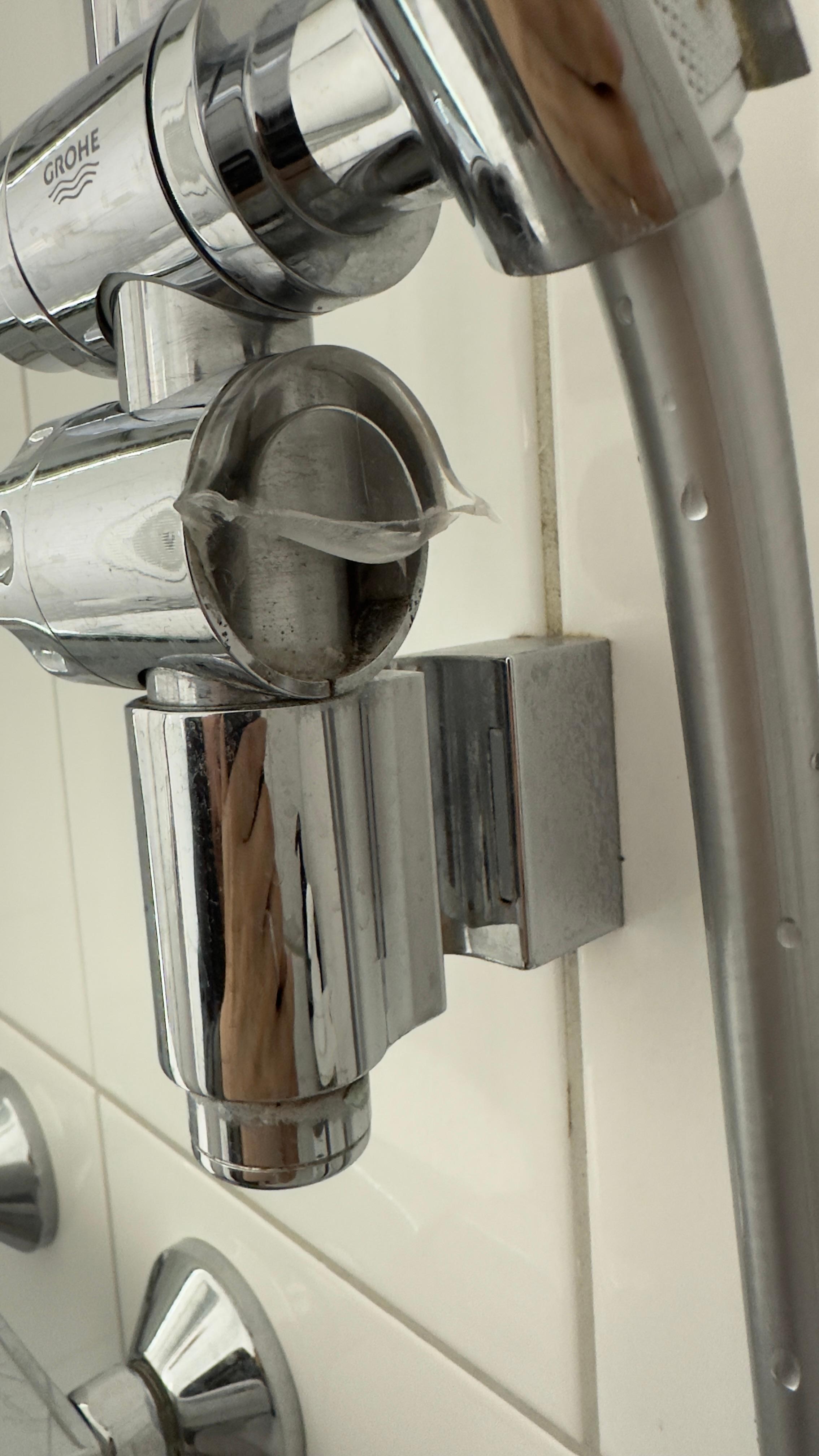 Sharp edge that poses cutting hazard. 